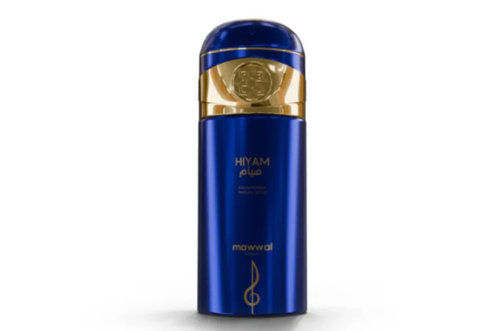 frasco azul do perfume Hiyam Mawwal com detalhes dourados sobre fundo claro